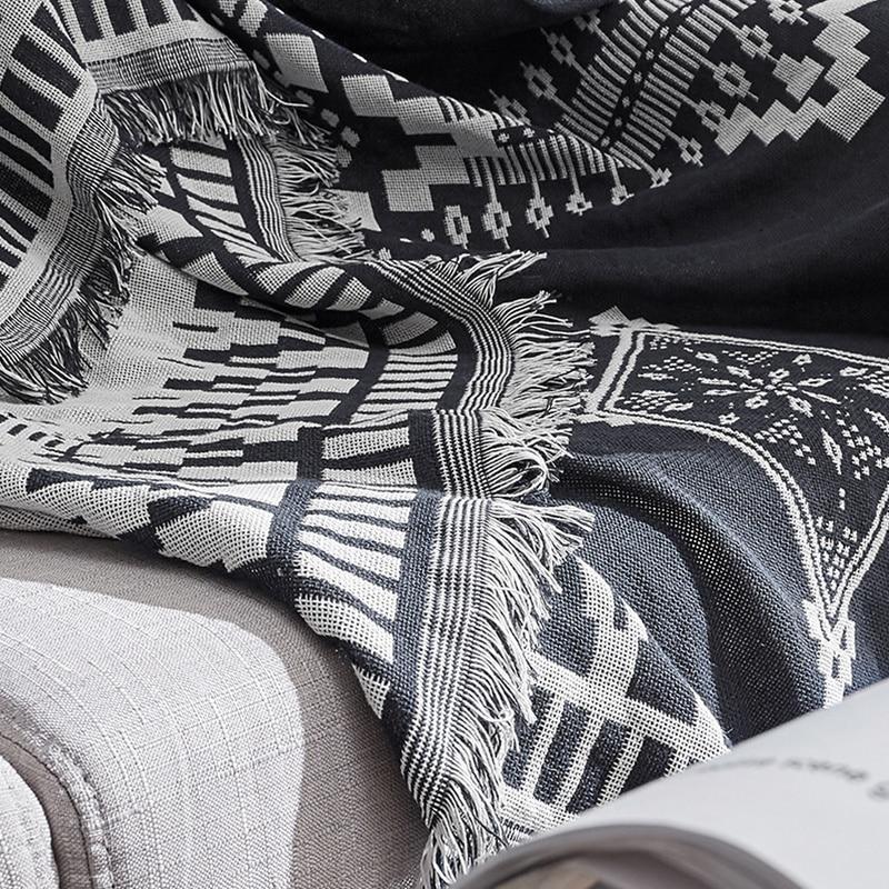 Plaid sur Canapé Gris | Housse Moderne